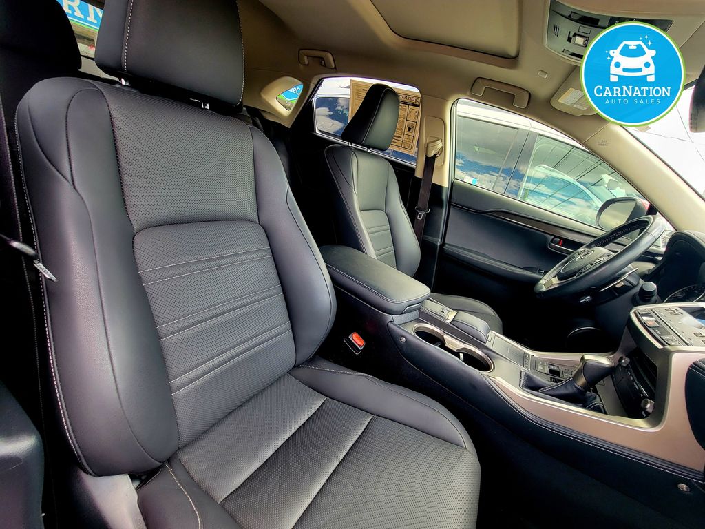 2021 Lexus NX 300 - Photo 14