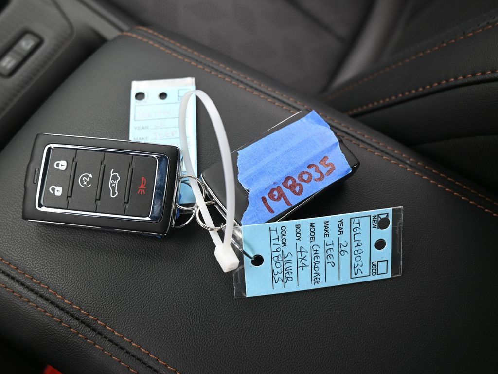 New 2026 Silver Zynith Clearcoat Jeep Overland image 21