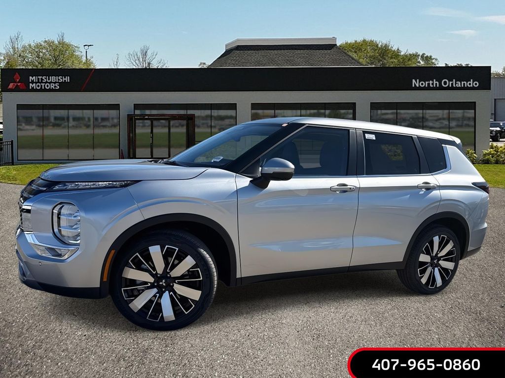 2026 Mitsubishi Outlander SE