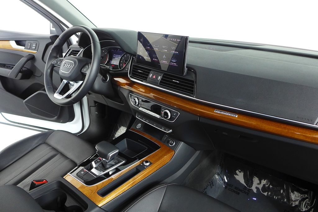 Thumbnail: 2023 Audi Q5 - 13