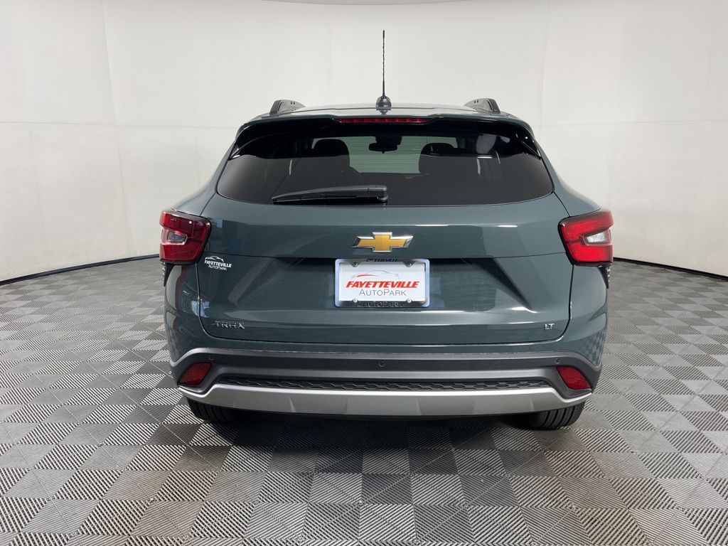 Thumbnail: 2025 Chevrolet Trax - 4