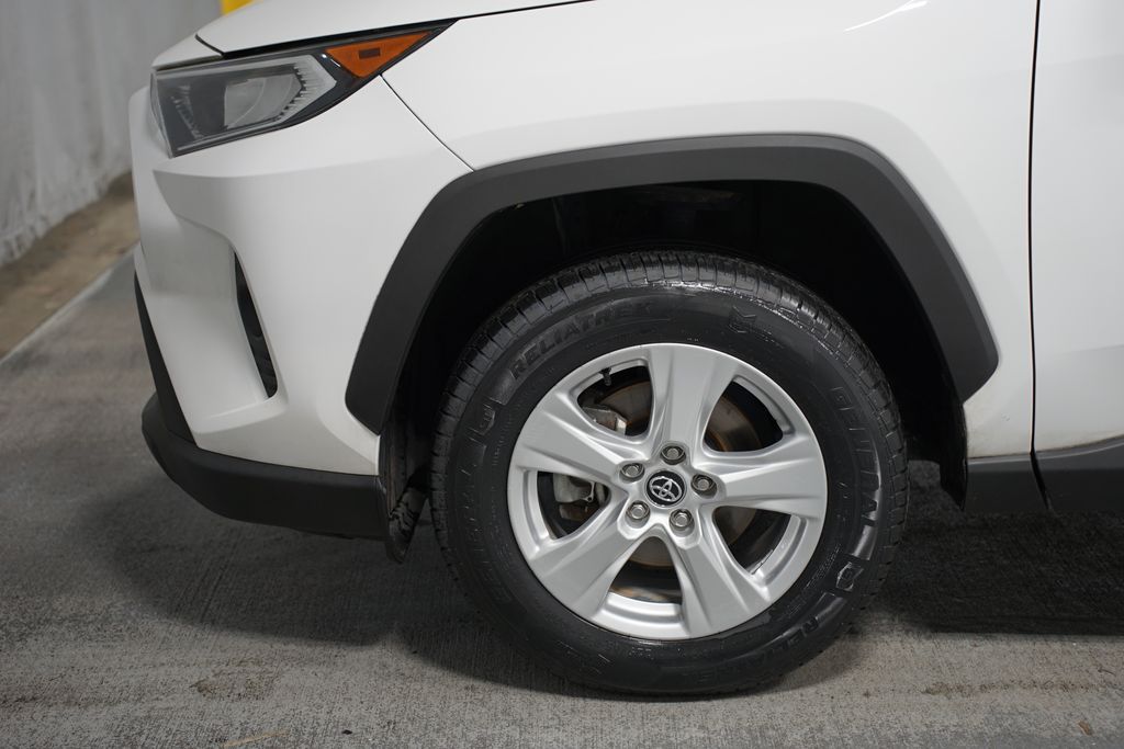 2020 Toyota RAV4 XLE 5