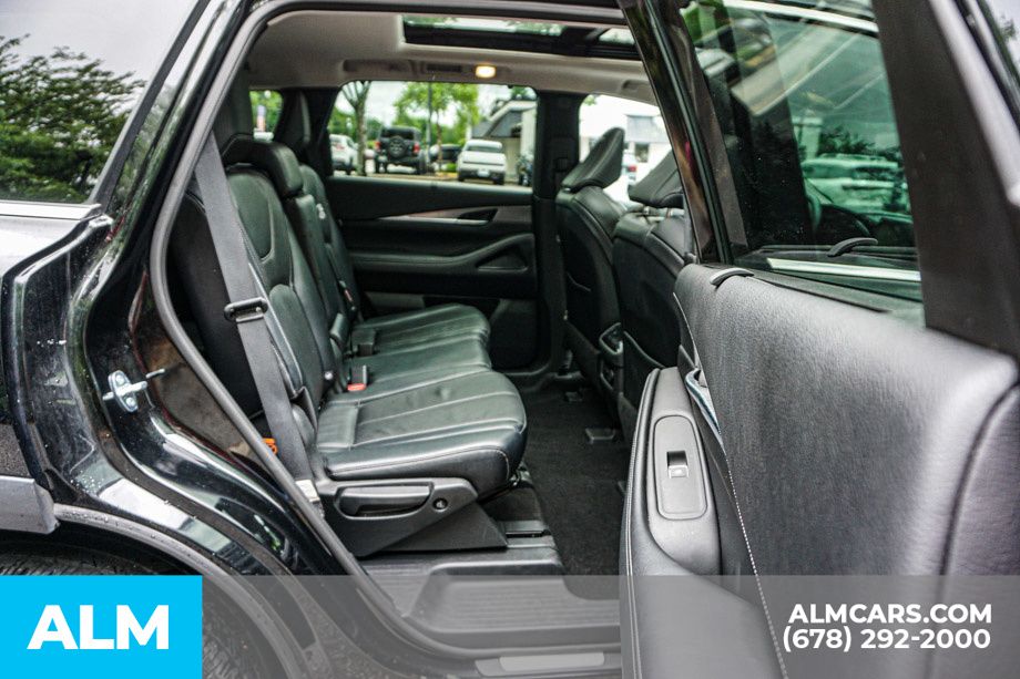 Used 2024 Black INFINITI LUXE image 23