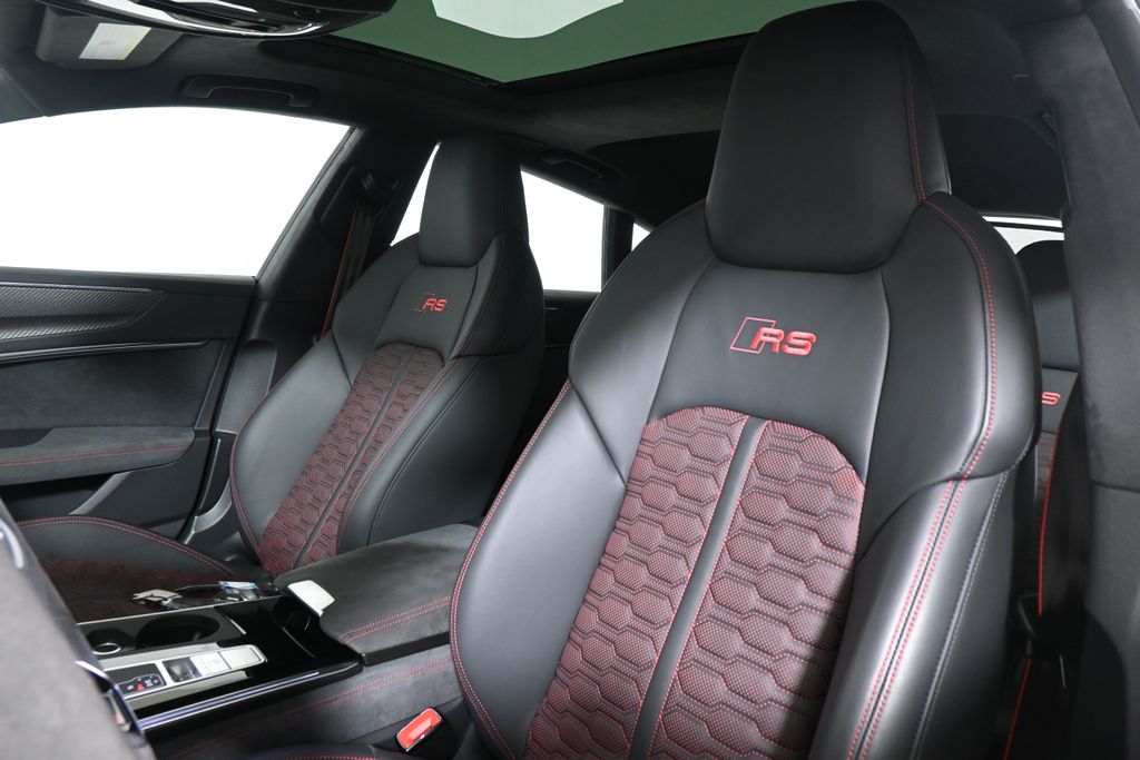 Thumbnail: 2025 Audi RS 7 - 16