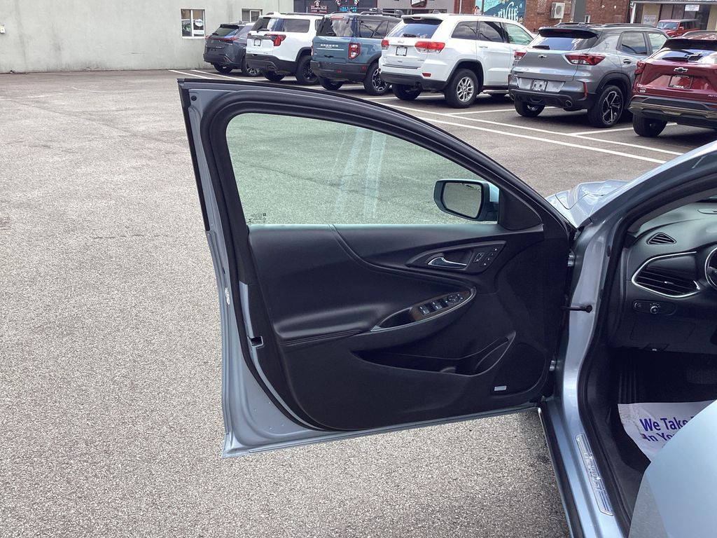 Used 2017 Chevrolet Malibu Sedan