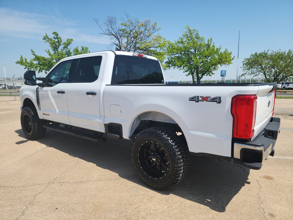2024 Ford F-350SD XLT photo