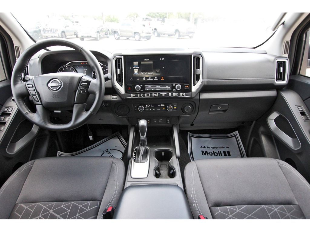 2025 Nissan Frontier SV - 6