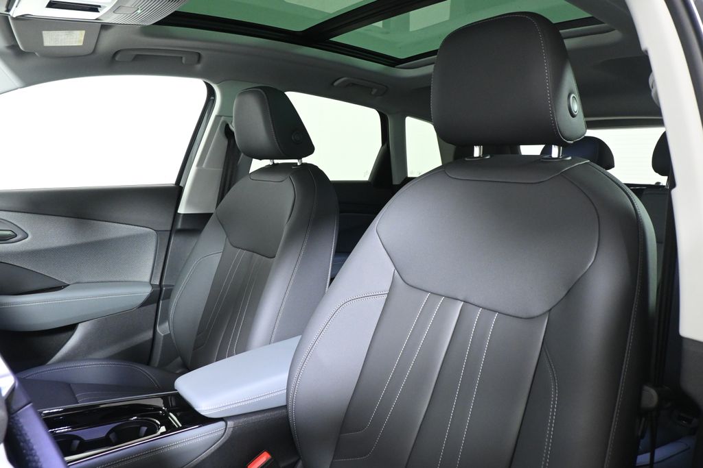 Thumbnail: 2026 Audi Q3 - 16