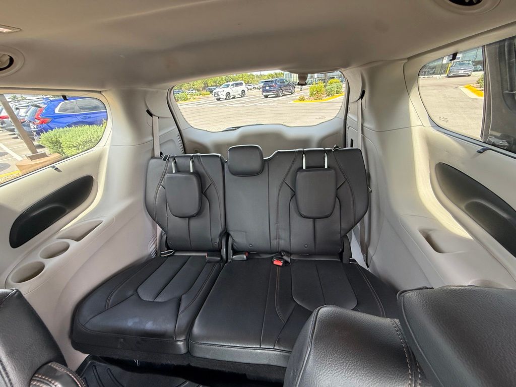 Thumbnail: 2018 Chrysler Pacifica - 15