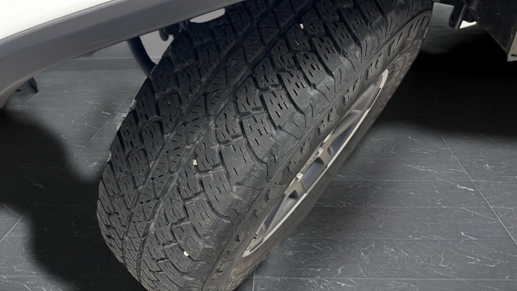 Used 2022 Bright White Clearcoat Jeep Overland image 36
