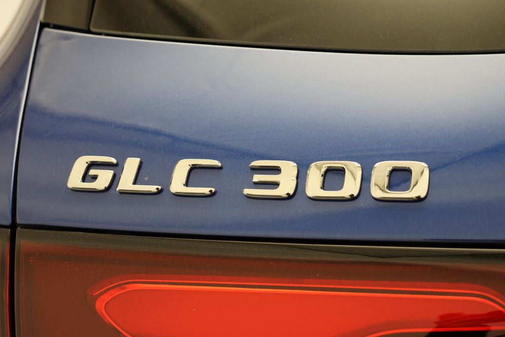 Thumbnail: 2026 Mercedes-Benz GLC - 9