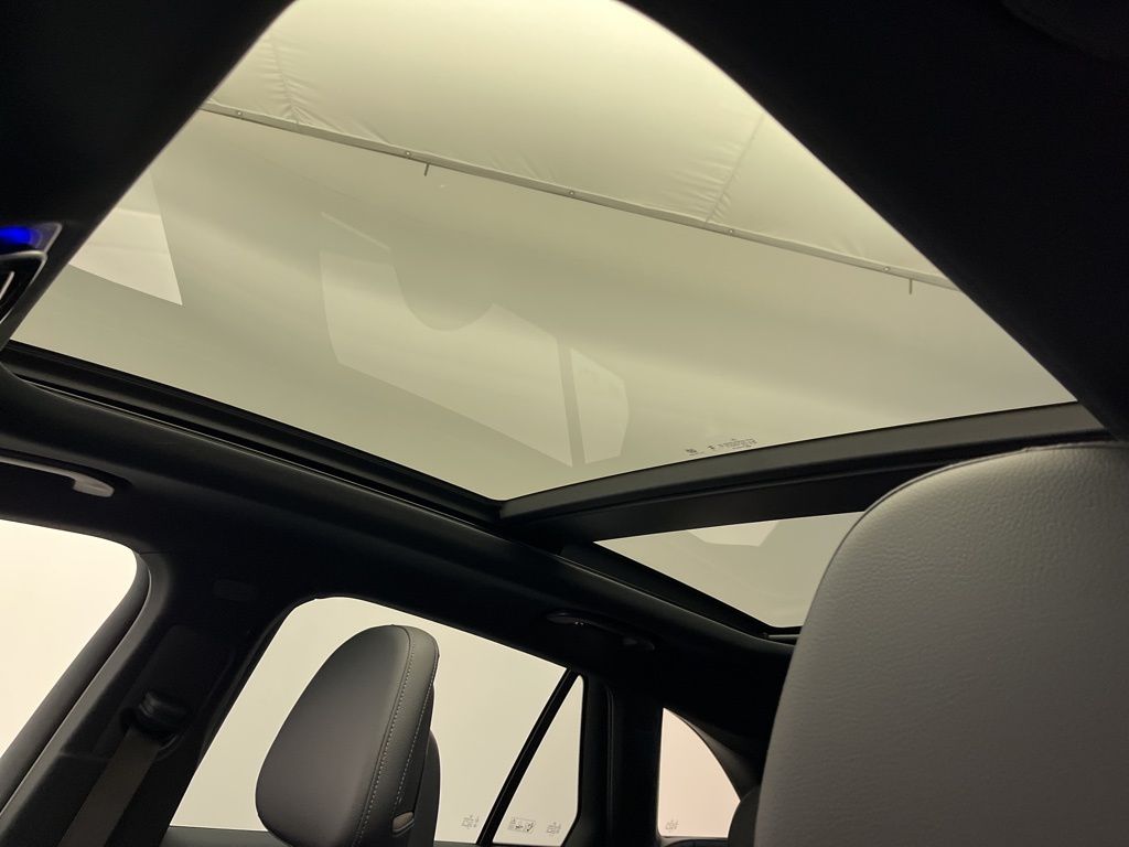 Thumbnail: 2026 Mercedes-Benz GLC - 22