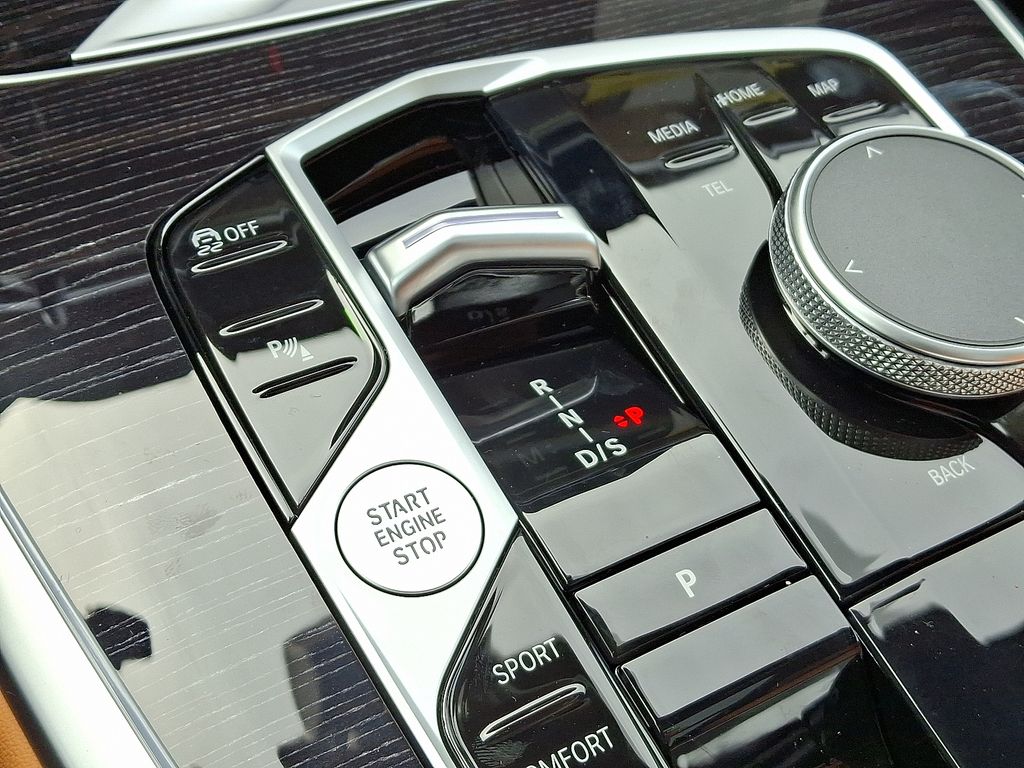 Thumbnail: 2026 BMW X7 - 7