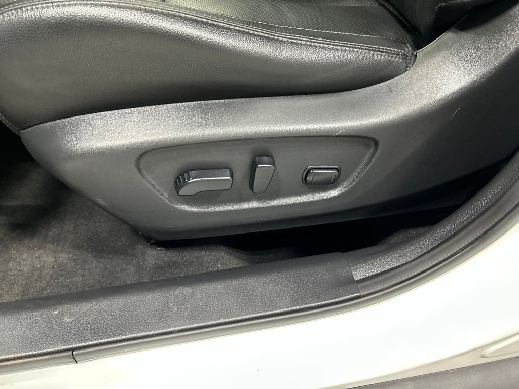used 2019 Nissan Rogue car, priced at $17,917
