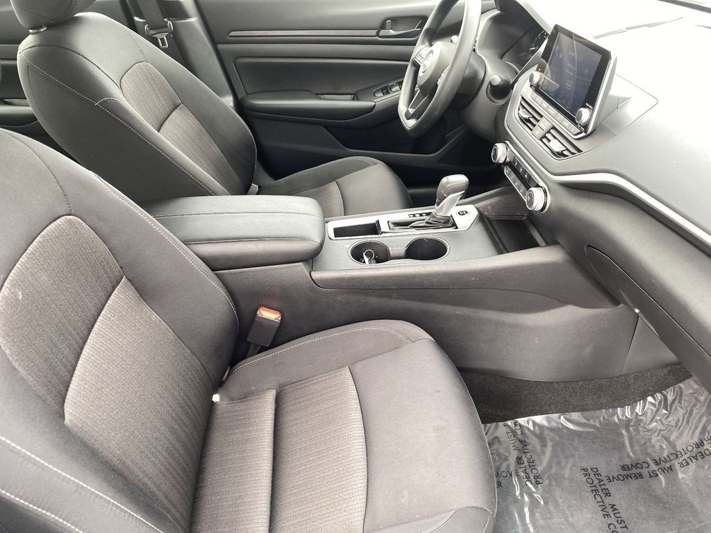 2025 Nissan Altima S - Photo 11