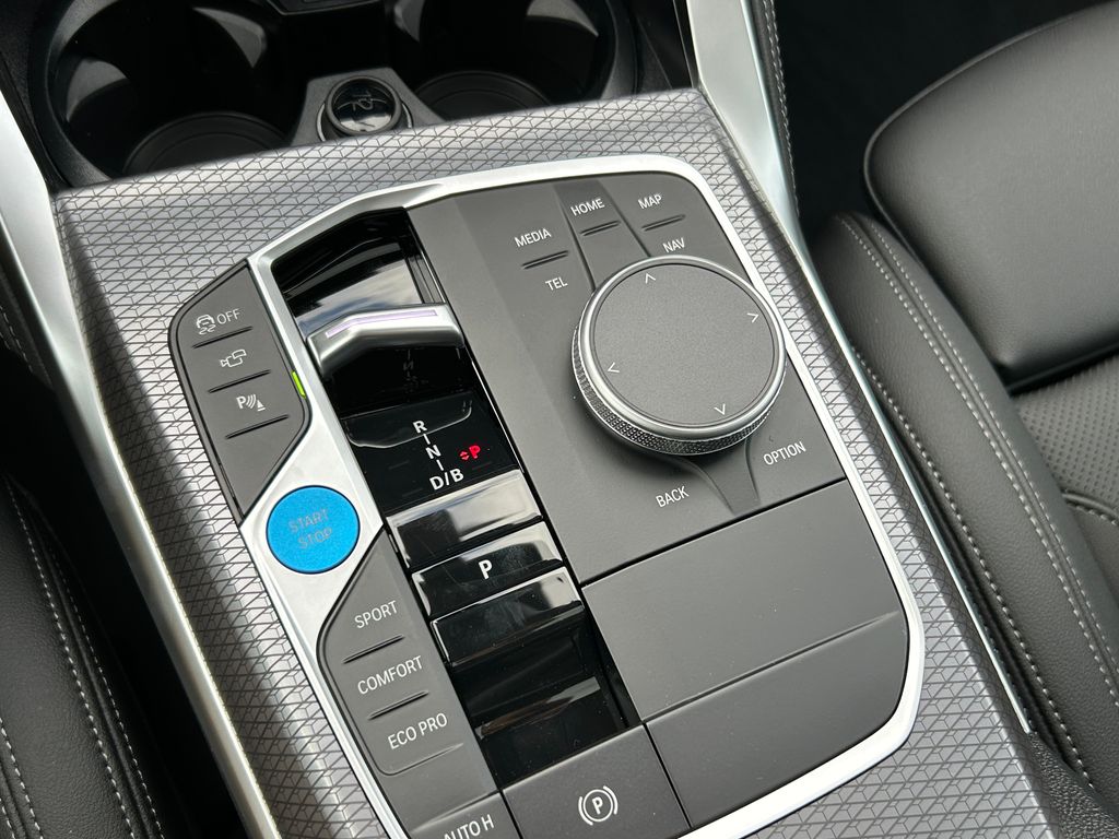 Thumbnail: 2025 BMW i4 - 28