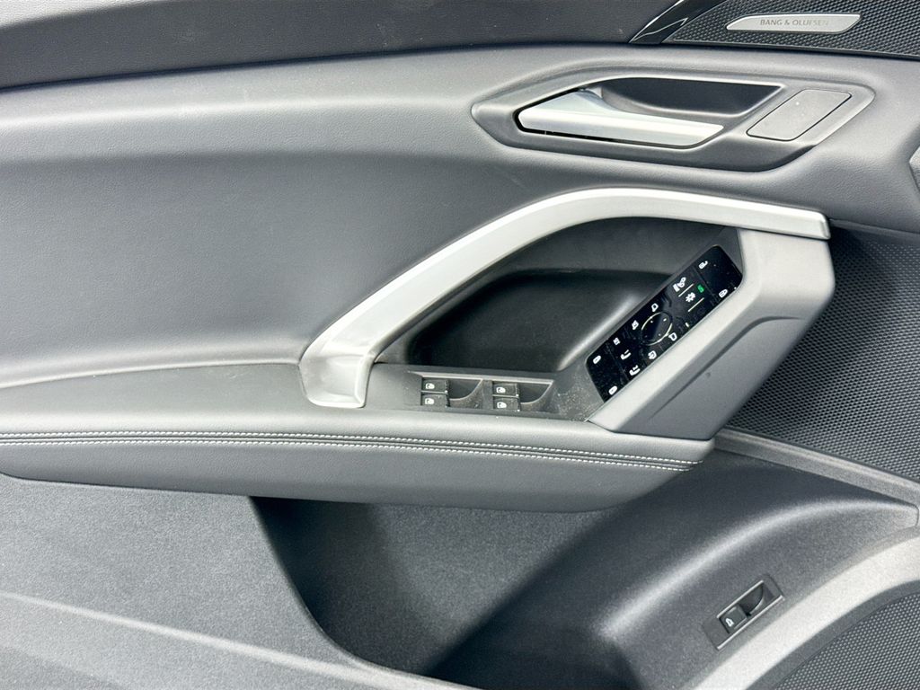 Thumbnail: 2025 Audi Q5 - 22