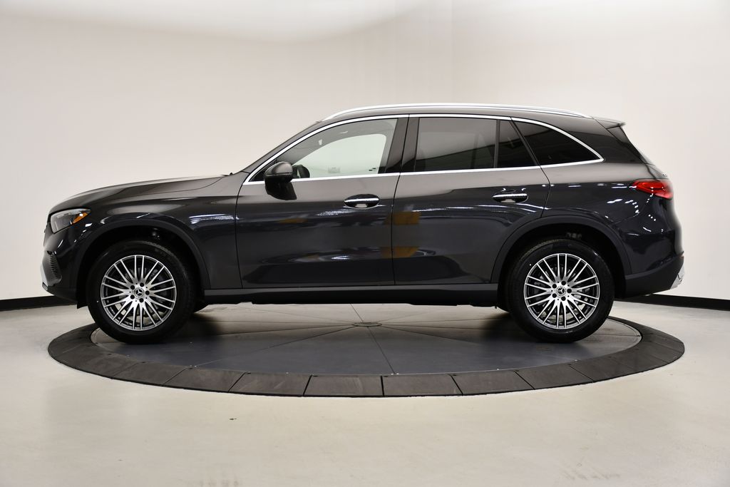 2025 Mercedes-Benz GLC 300 2