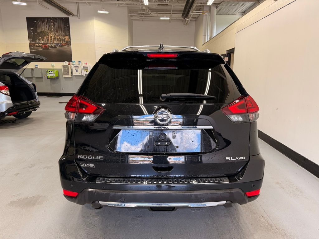 Thumbnail: 2019 Nissan Rogue - 4