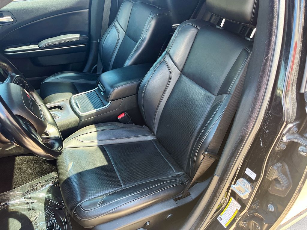 Used 2022 Black Dodge SXT image 18
