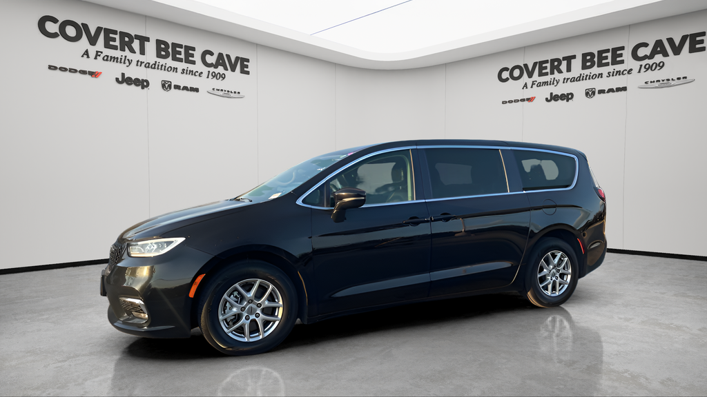 Used Car 2024 Chrysler Pacifica  Touring L For Sale Under $30,000 In Austin, Texas