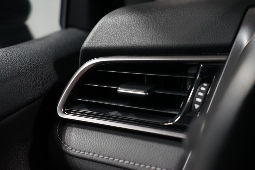 Thumbnail: 2023 Toyota Camry - 24