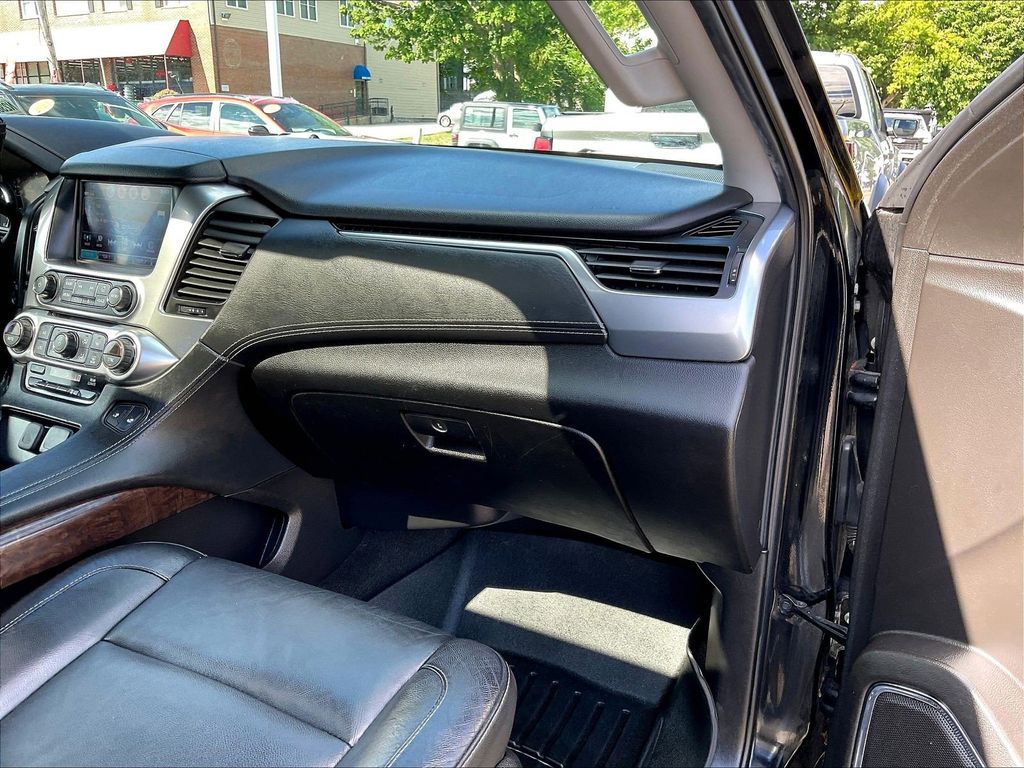 2017 Chevrolet Tahoe — photo 13