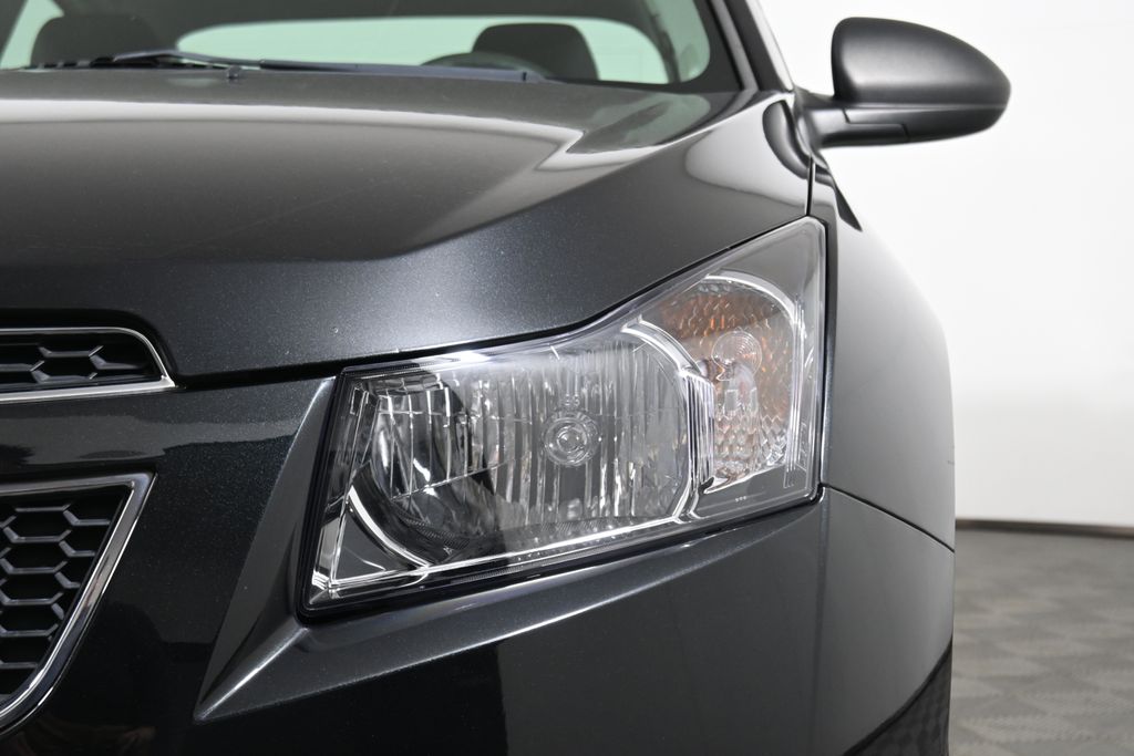 Thumbnail: 2014 Chevrolet Cruze - 10