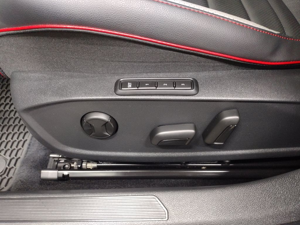 2022 Volkswagen Golf GTI Autobahn