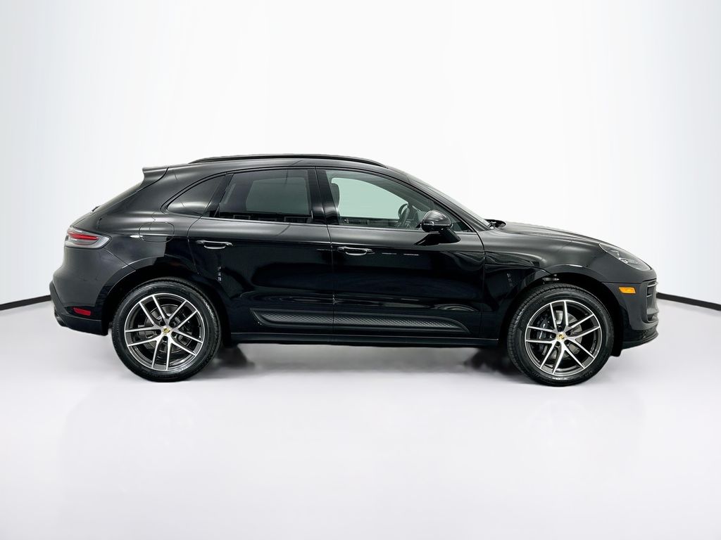 Thumbnail: 2026 Porsche Macan - 8