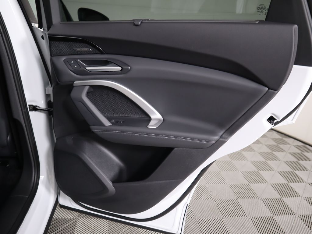 Thumbnail: 2025 Audi Q5 - 29