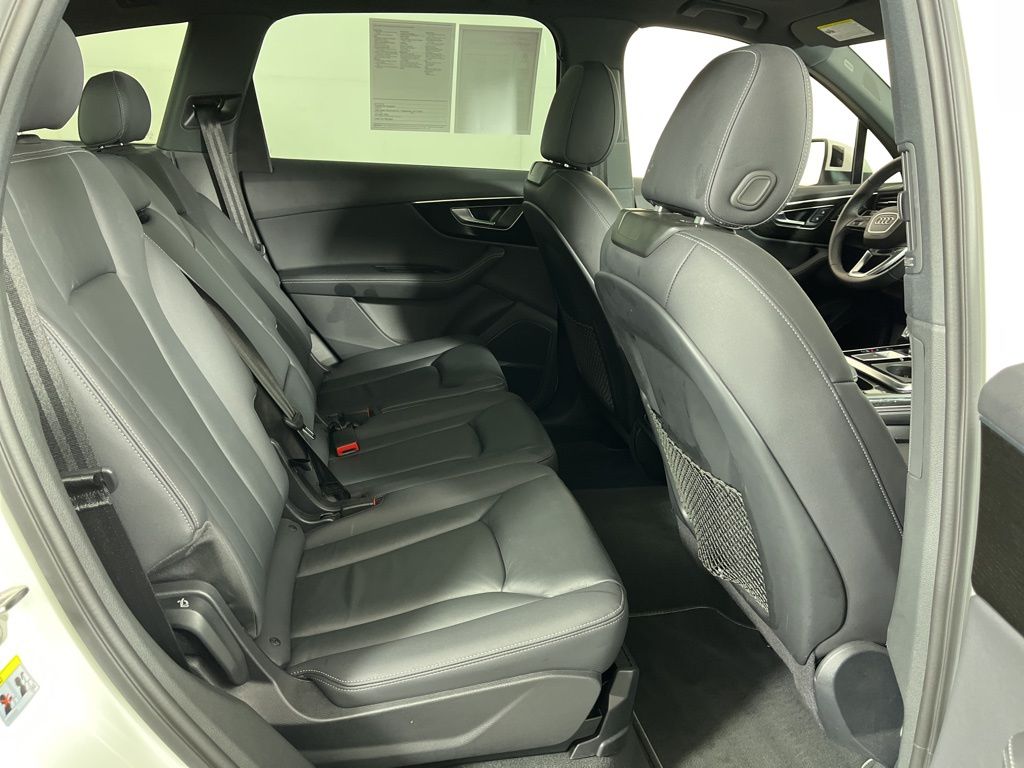 Thumbnail: 2025 Audi Q7 - 9