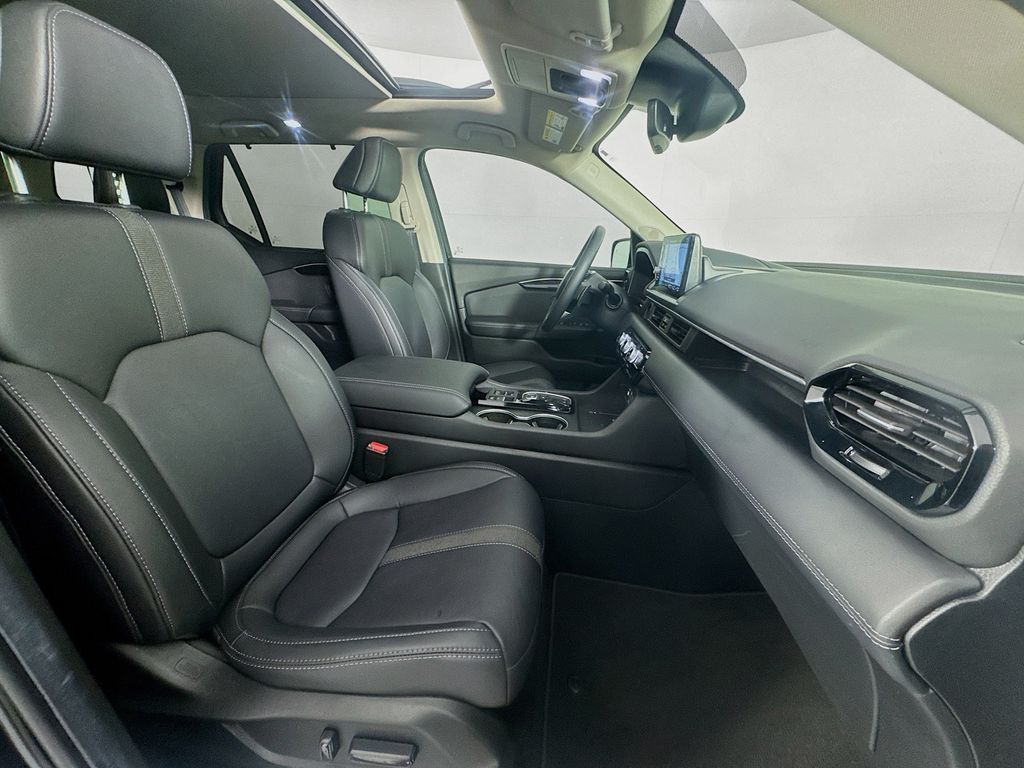 Used Car 2025 Honda Pilot  Touring For Sale Under $50,000 In Austin, Texas