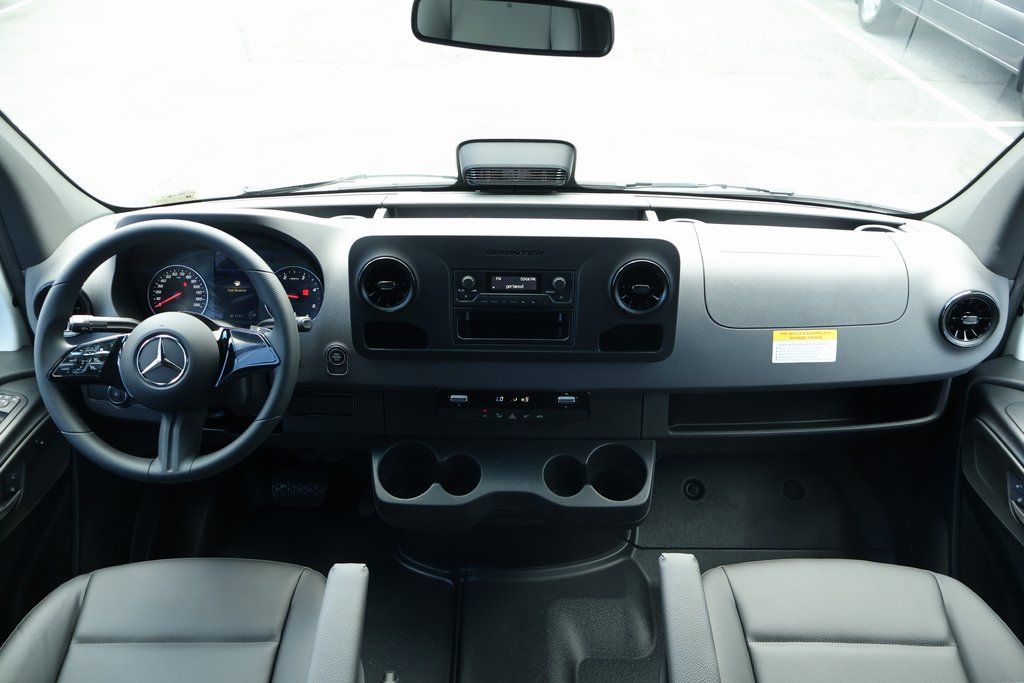 Thumbnail: 2026 Mercedes-Benz Sprinter - 4