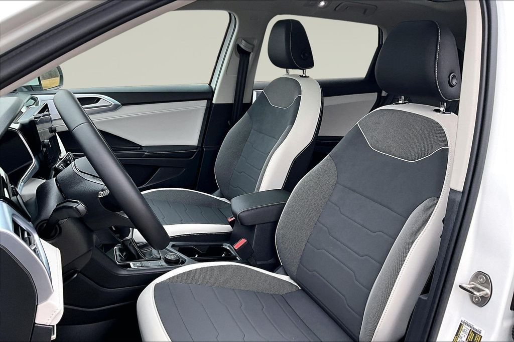 Certified Used 2026 White Volkswagen 1.5T SE image 20