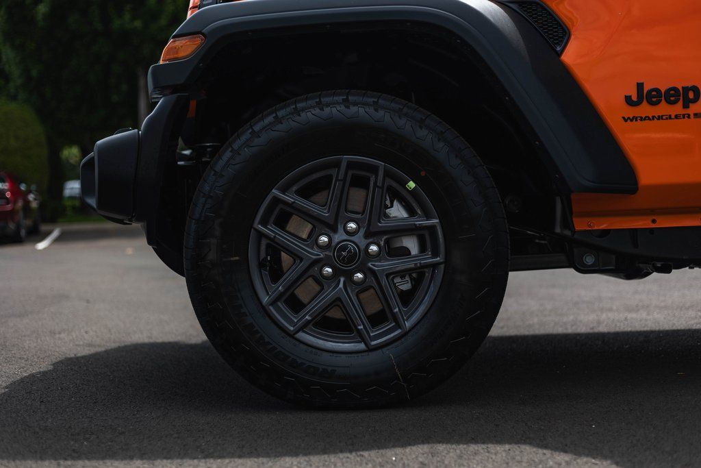 2025 Jeep Wrangler Sport S thumbnail 12