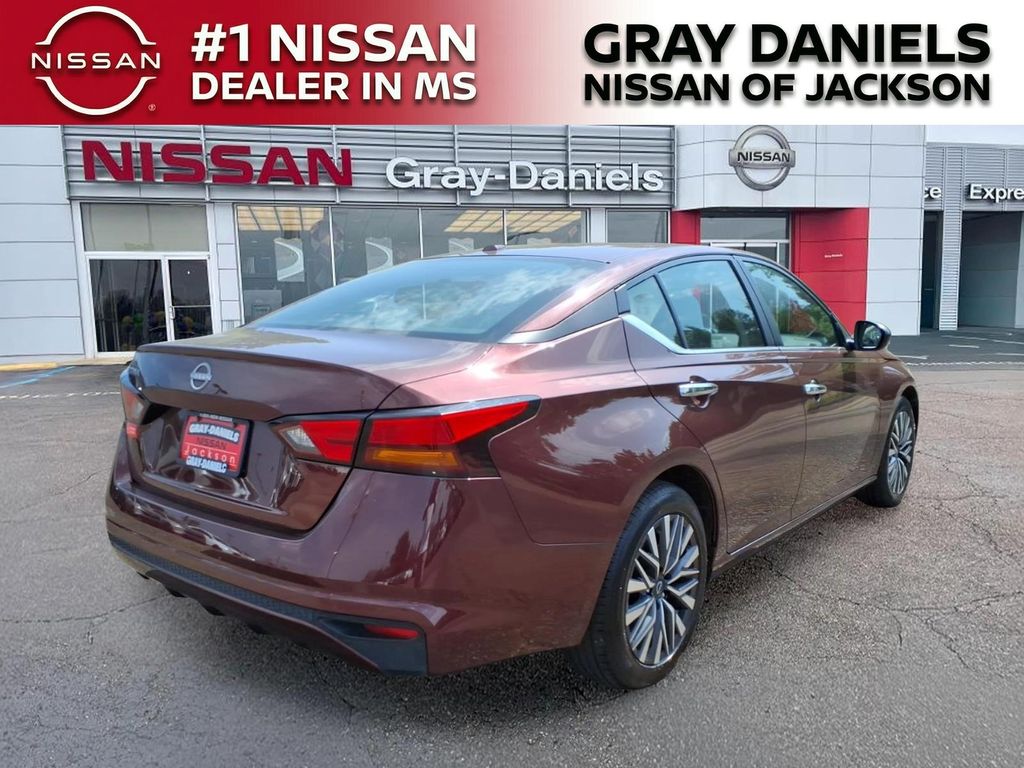 Used 2025 Nissan Altima Sedan