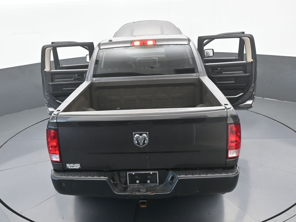 Used 2021 Granite Crystal Metallic Clearcoat Ram Tradesman image 62