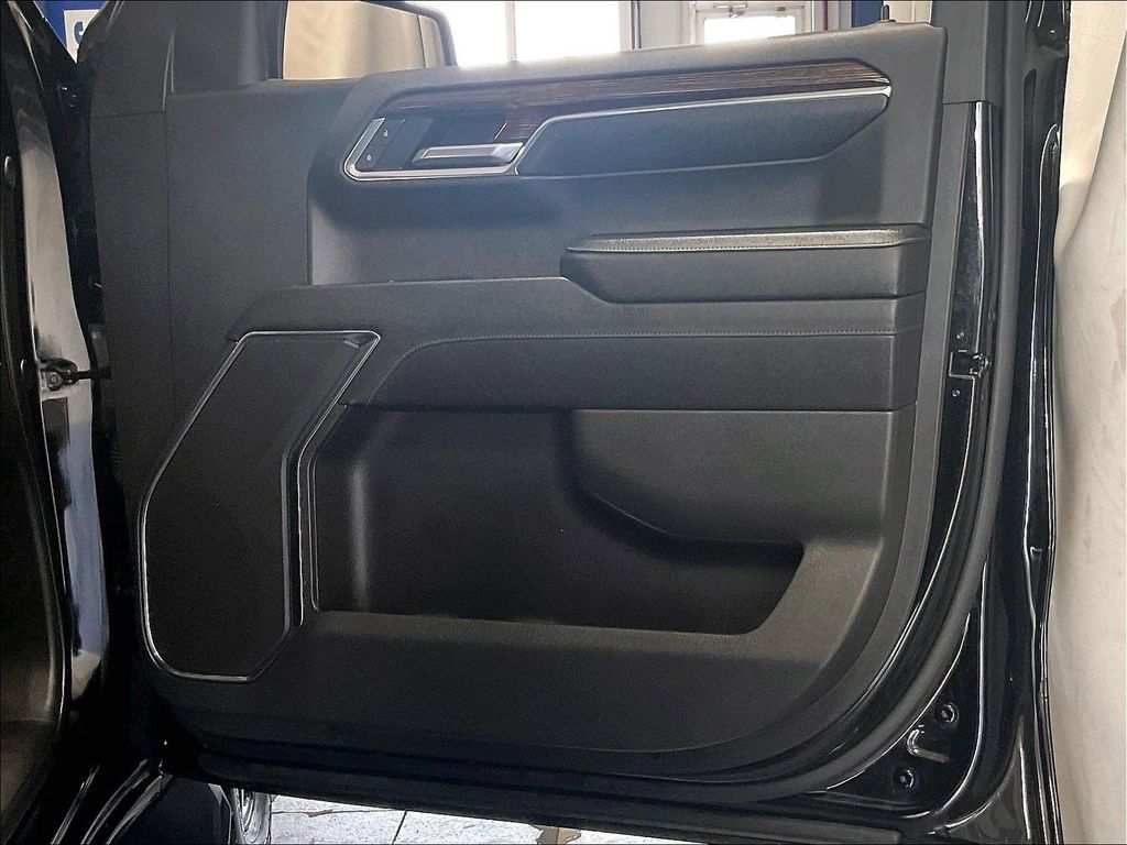 2024 GMC Sierra 1500 — photo 12