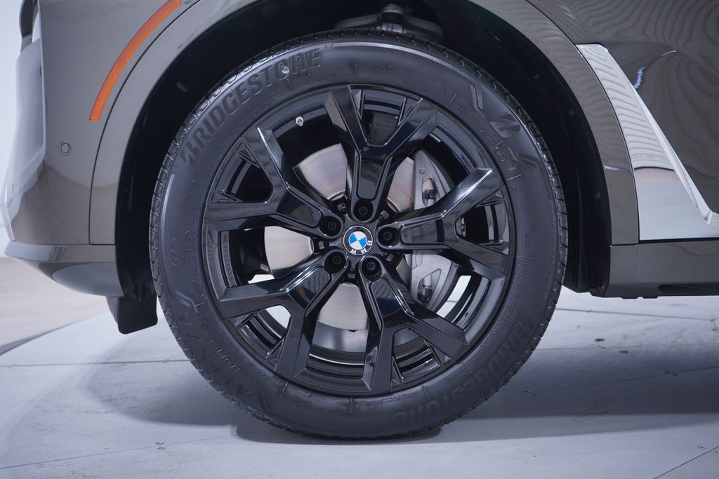 Thumbnail: 2023 BMW X7 - 2