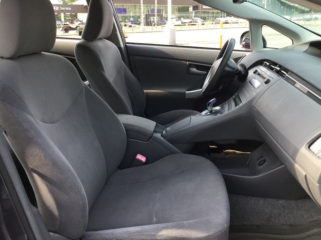 Thumbnail: 2011 Toyota Prius - 9