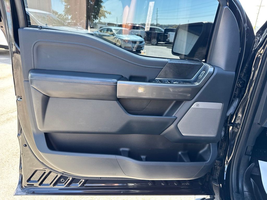 Used 2022 Black Ford XLT image 9