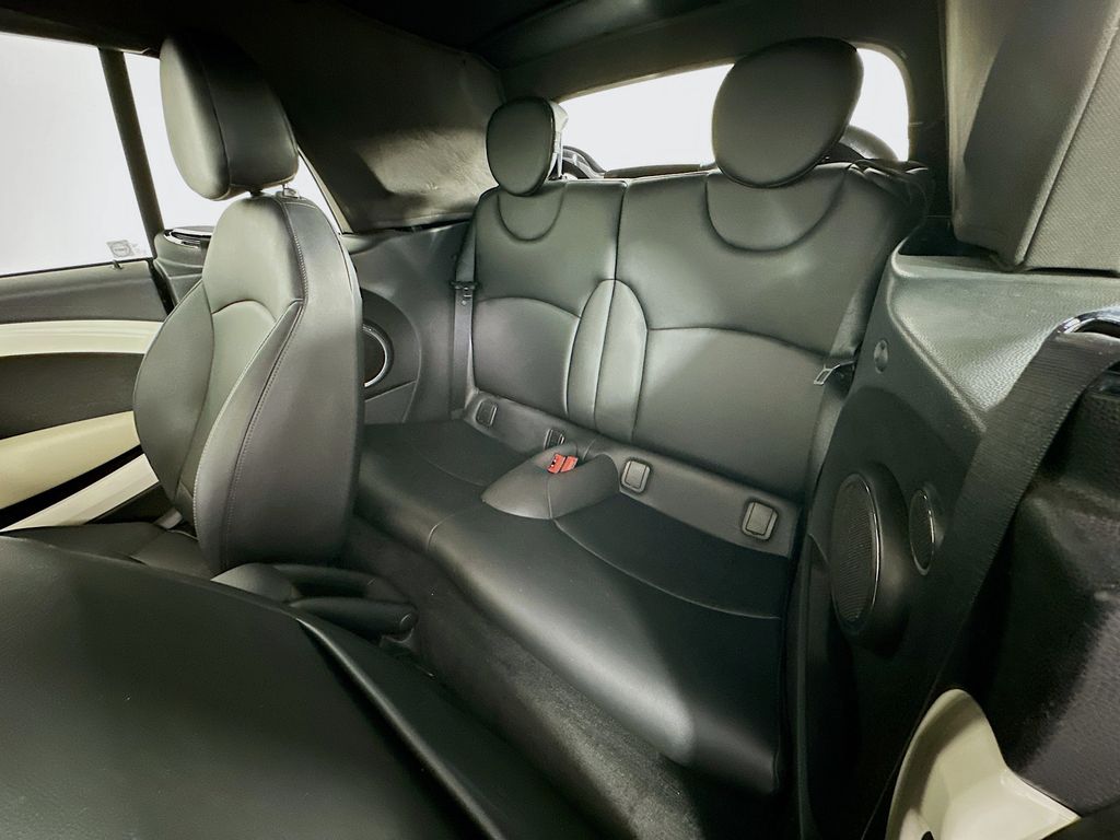 Thumbnail: 2015 MINI Cooper - 23