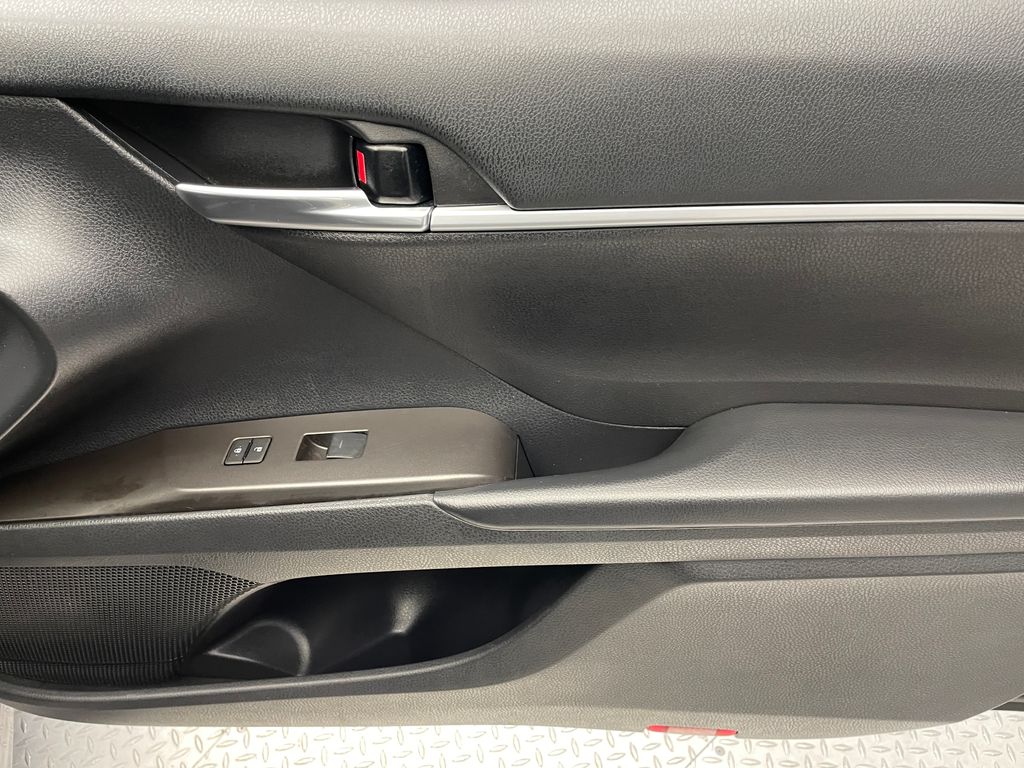 2023 Toyota Camry SE 15