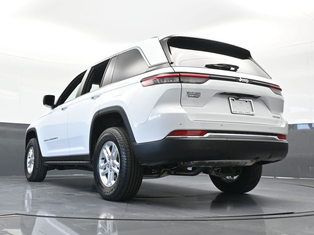 Used 2025 Bright White Clearcoat Jeep Laredo image 30