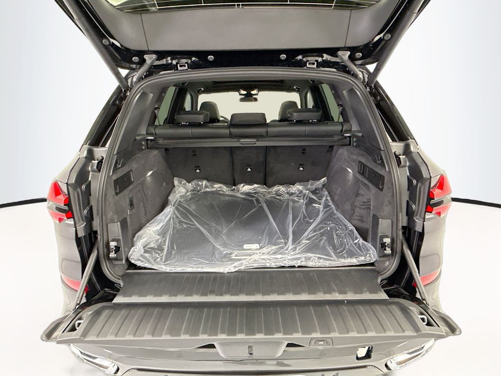 Thumbnail: 2026 BMW X5 - 27