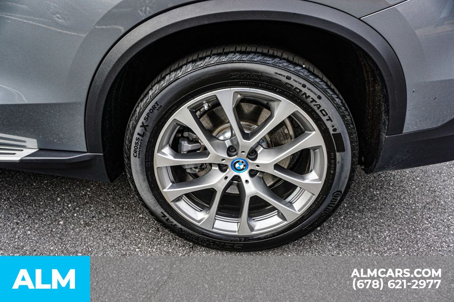 Used 2025 Gray BMW xDrive50e image 18