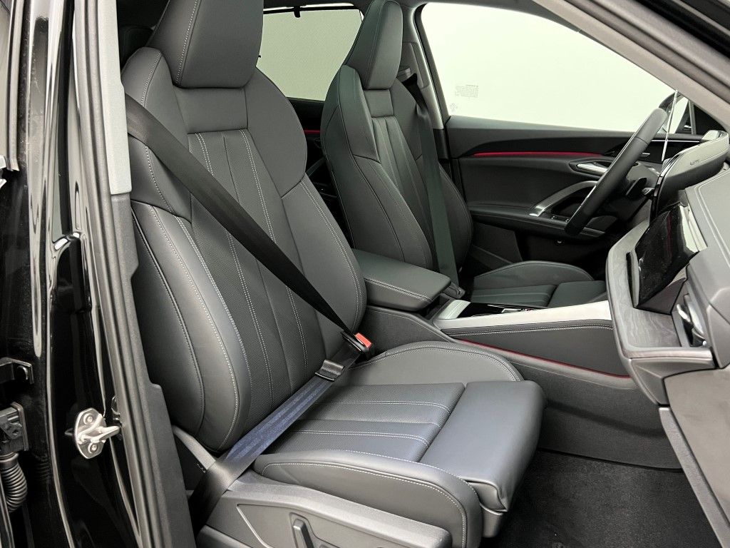 Thumbnail: 2025 Audi Q5 - 14