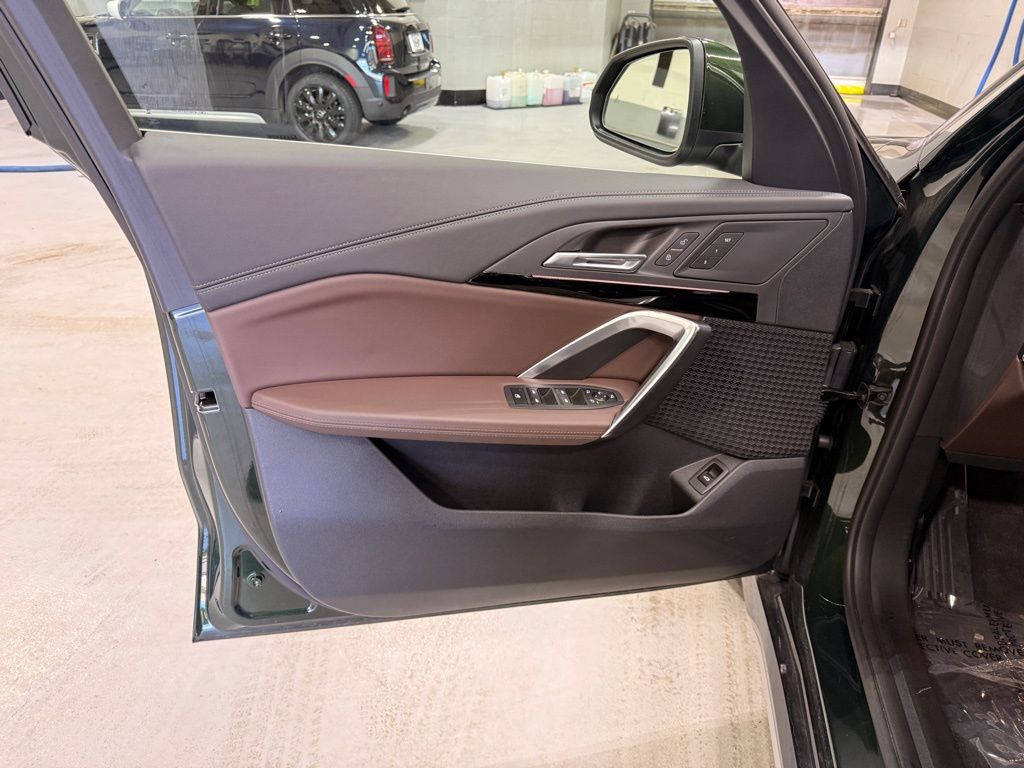 Thumbnail: 2025 BMW X1 - 10