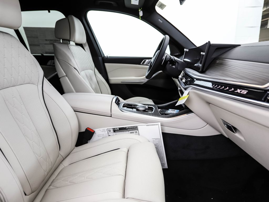 Thumbnail: 2026 BMW X5 - 30